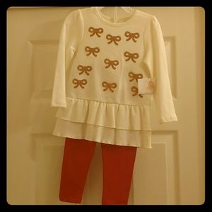 NWT 2 PIECE HOLIDAY OUTFIT. SIZE 24 MOS.